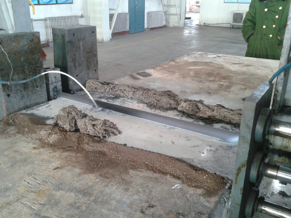 ���̰���